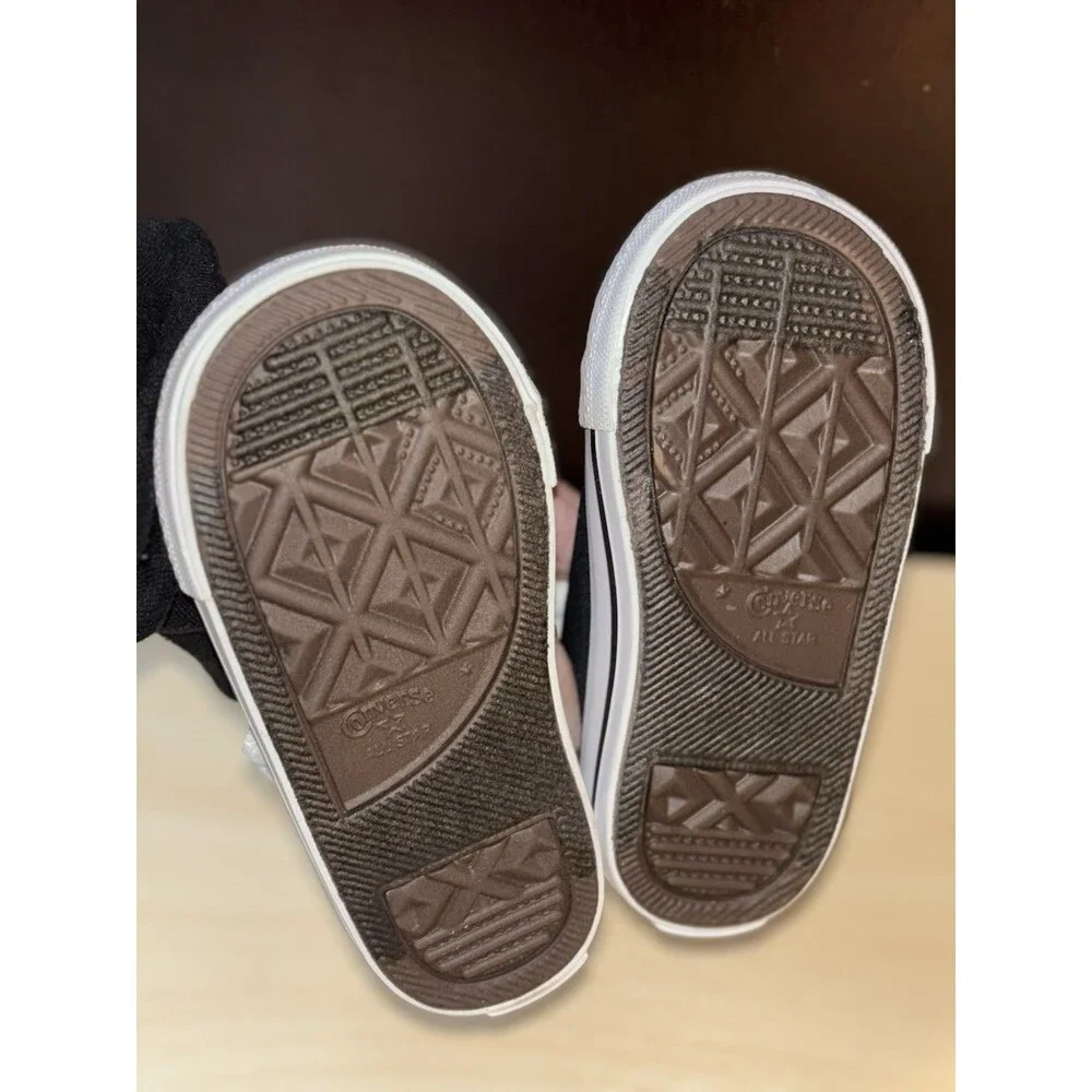 New Converse Infant Child Black Low Top Chucks Size 6 Retail $30